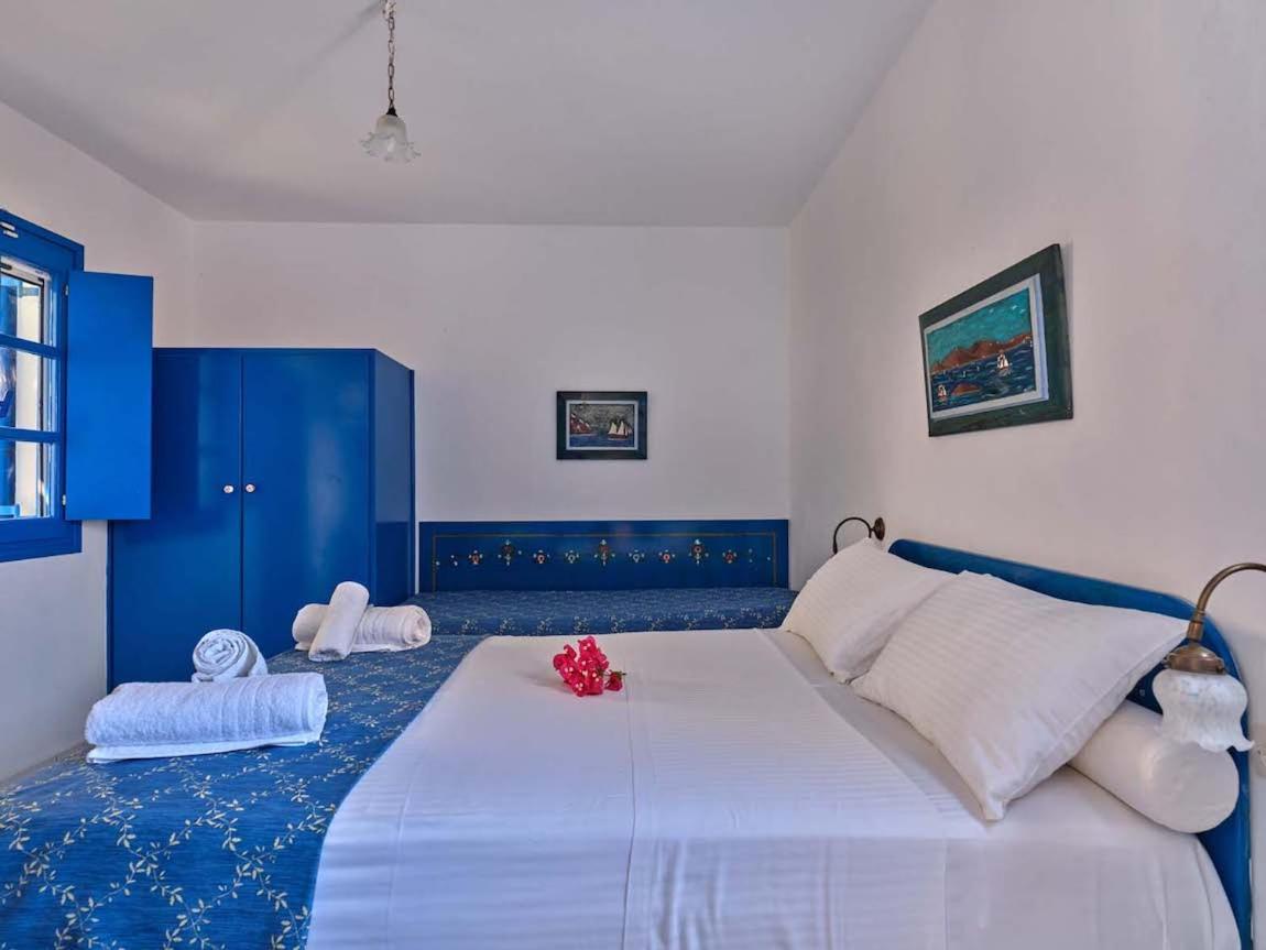 Blue Dolphin Antiparos Villas And Suites Agios Georgios  Bagian luar foto
