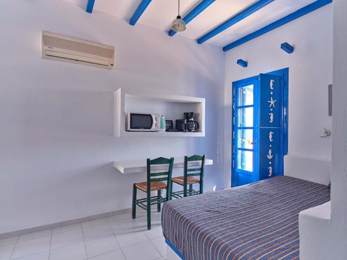 Blue Dolphin Antiparos Villas And Suites Agios Georgios  Bagian luar foto