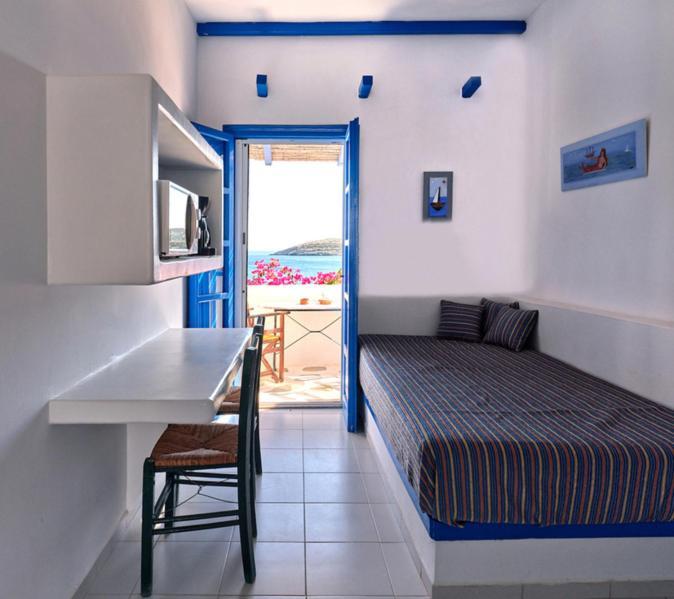 Blue Dolphin Antiparos Villas And Suites Agios Georgios  Bagian luar foto