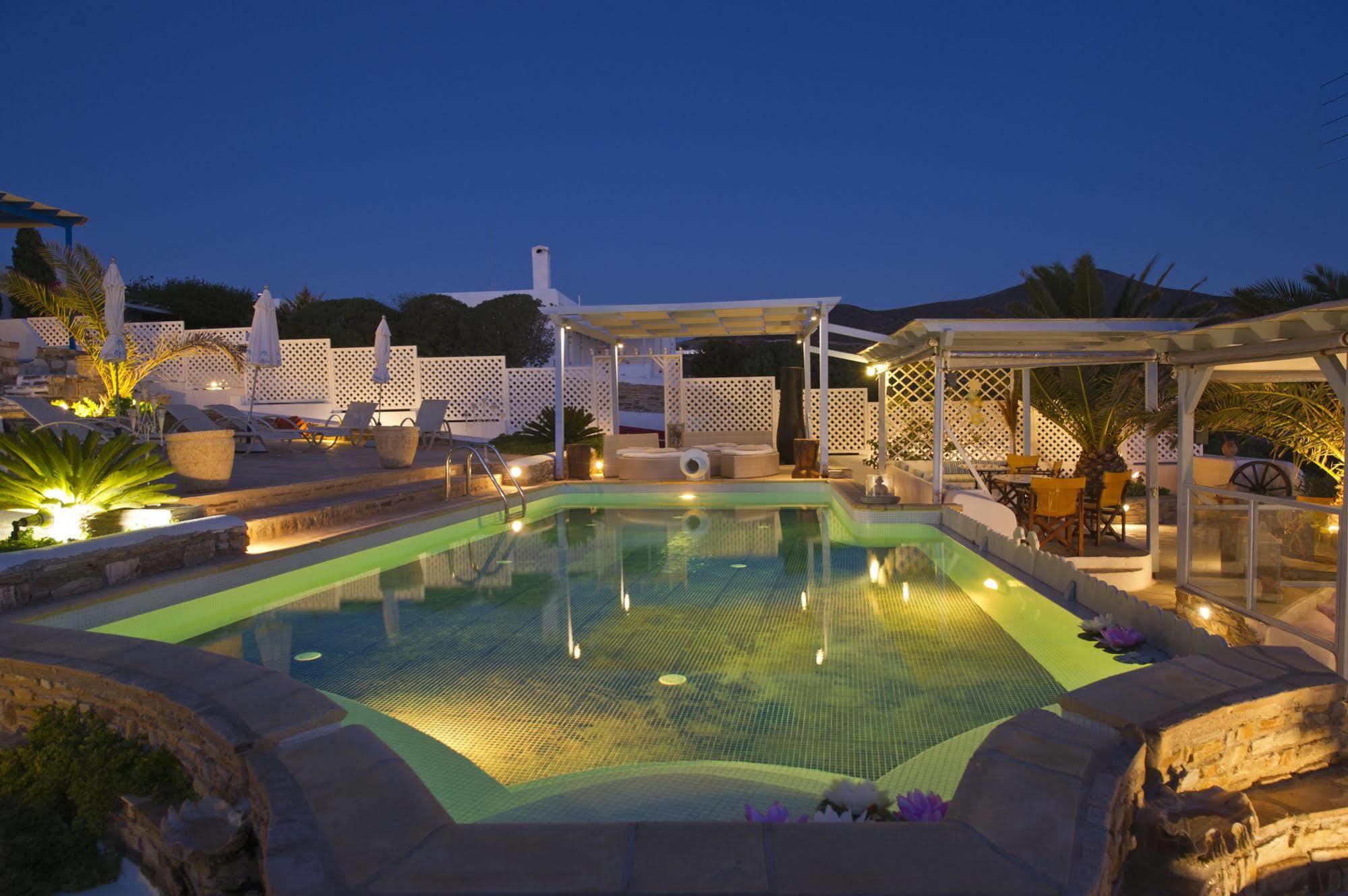 Blue Dolphin Antiparos Villas And Suites Agios Georgios  Bagian luar foto